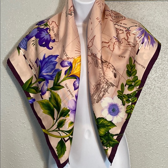VNTG Atelier Versace Voyage Floral Map Scarf - Purple, Green, Yellow & pink - Picture 4 of 9